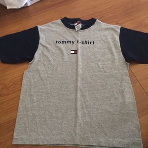 Tommy Hilfiger vintage tee